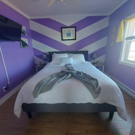 Starboard Side Guest House Channel-Port aux Basques Exteriör bild