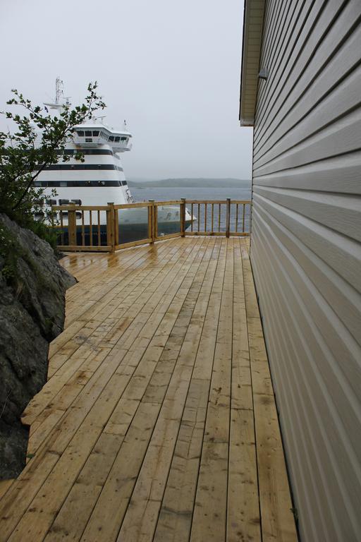 Starboard Side Guest House Channel-Port aux Basques Exteriör bild