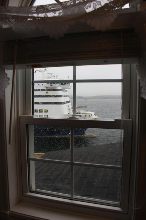 Starboard Side Guest House Channel-Port aux Basques Exteriör bild