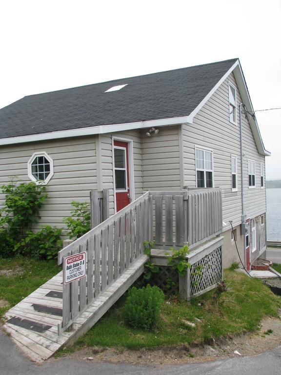 Starboard Side Guest House Channel-Port aux Basques Exteriör bild
